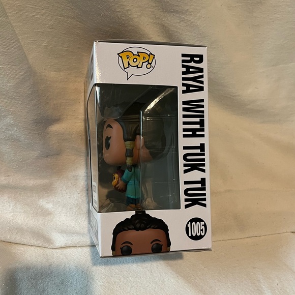 Raya and the Last Dragon Disney Funko Pop 1005 Raya with Tuk Tuk new exclusive - Picture 4 of 5